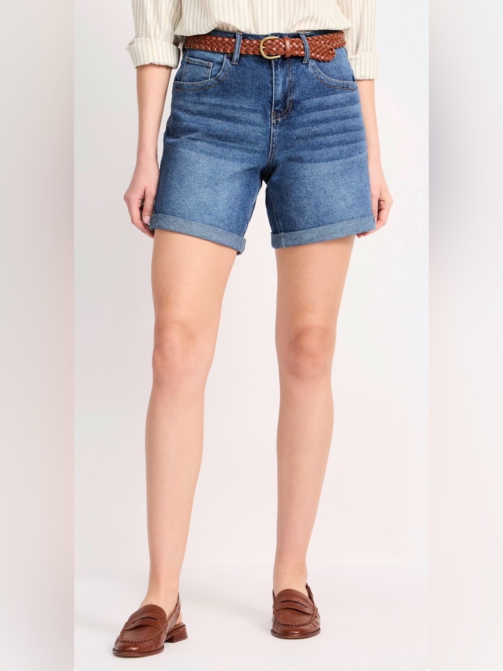 Mid-Rise Rolled Hem Jean Shorts in Blue